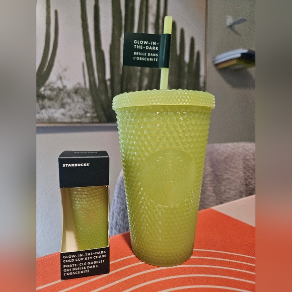 Starbucks Glow in the Dark Lemongrass Bling Set. - Picture 3 of 3